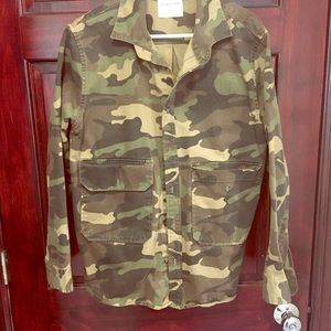 Medium camo button down